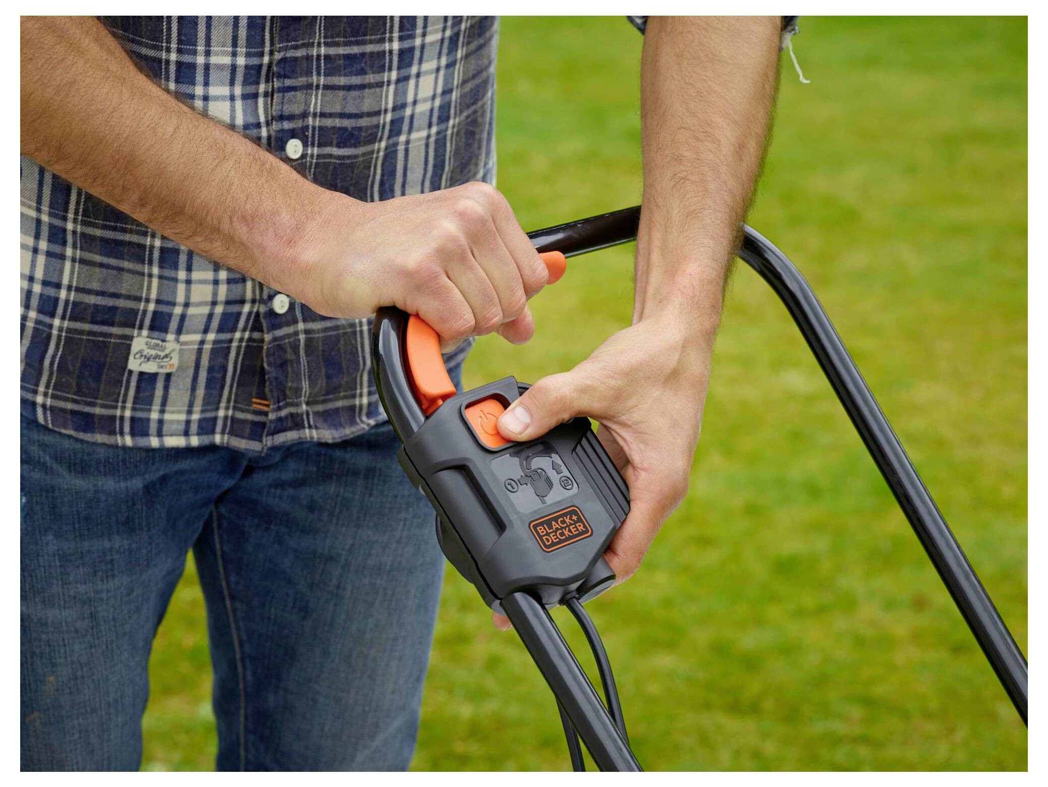 Black & Decker elektricni pogon kosilnica 1800 W Širina reza (maks.) 320 mm-9