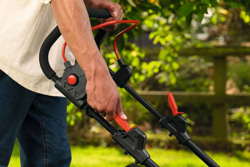 Bosch Home and Garden ROTAK18V2-43 akumulatorski akumulatorska kosilnica z nastavitvijo višine reza Širina reza (maks.) -2