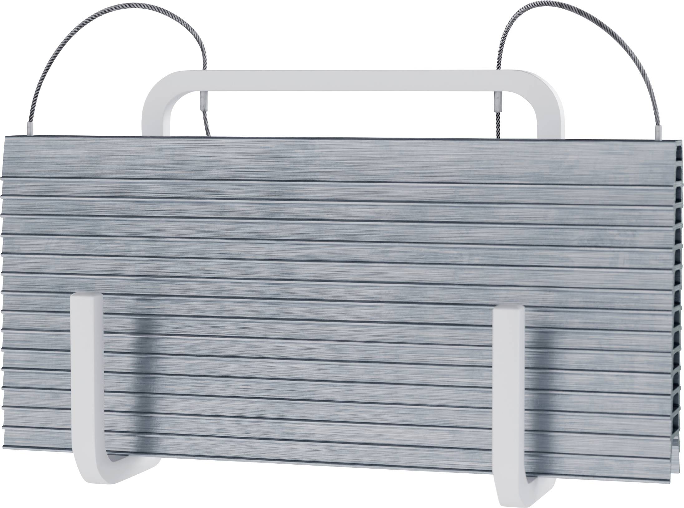 Pravokotni, sivi, rebrasti prenosni radiator z dvema vgrajenima ročajema in ukrivljeno zgornjo žico, ki stoji pokonci.