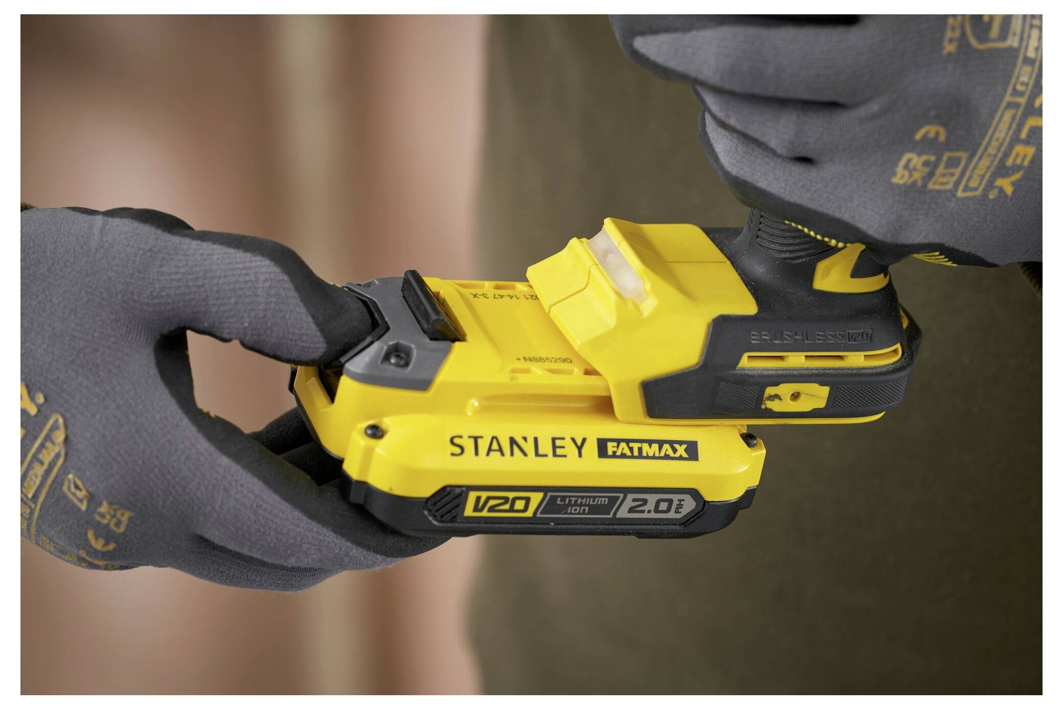 STANLEY V 20 SFMCD725D2K-QW akumulatorski vrtalni vijačnik 18 V Li-Ion vklj. 2 akumulatorja, vklj. polnilnik-12