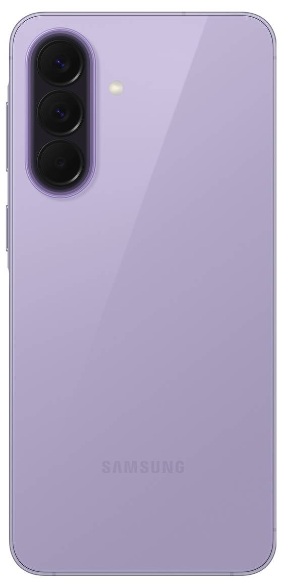 Pogled z zadnje strani na lavandni Samsung pametni telefon s trojno zadnjo kamero v navpičnem modulu in majhnim bleskom blizu zgornjega levega kota.
