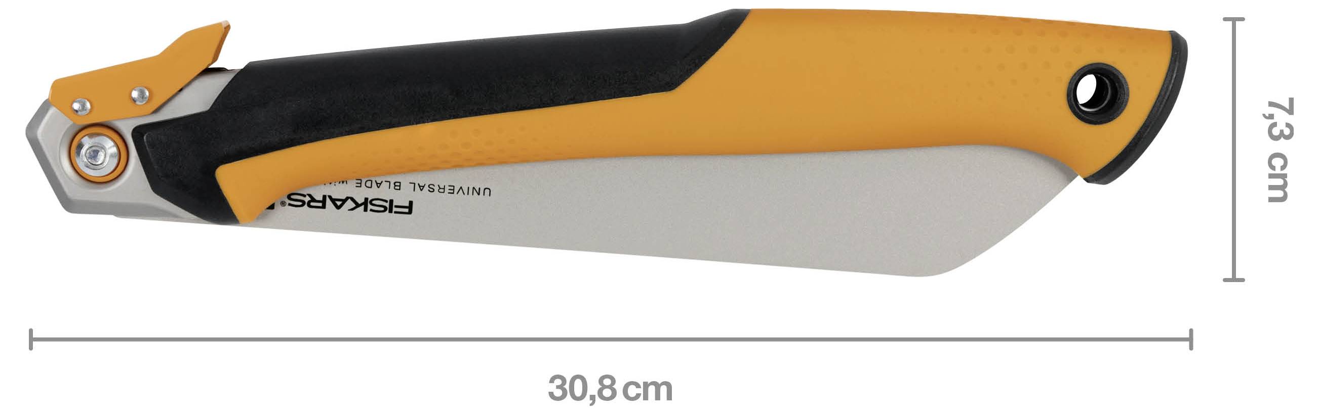 Črno-oranžni kuhinjski nož Fiskars prikazan v profilu z označenimi dimenzijami 30,8 cm dolžine in 7,3 cm višine.