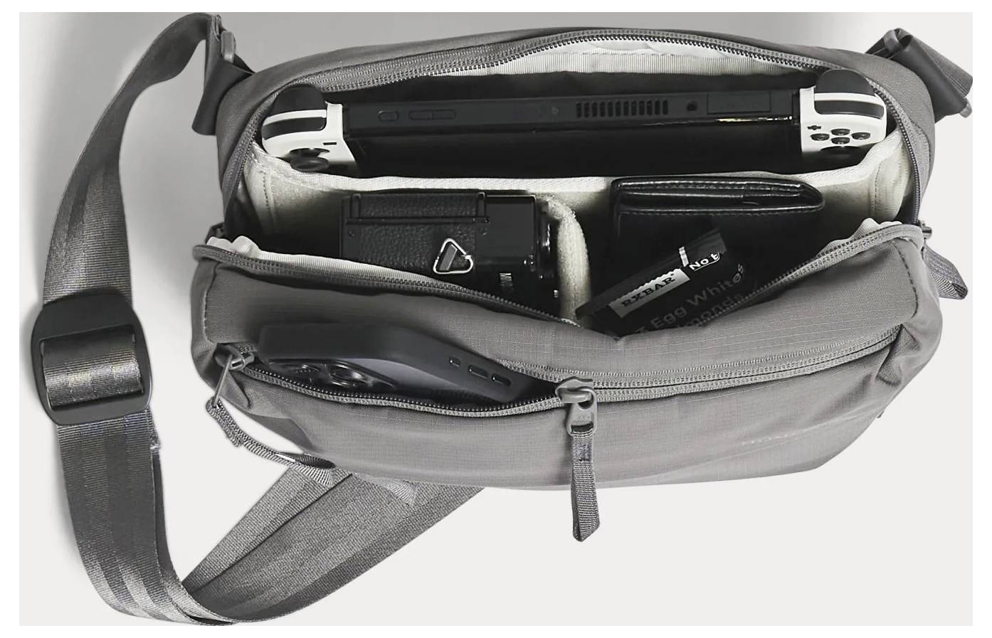 Moment Moment Everything Sling 4L Navy torba za kamero vodotesna-3