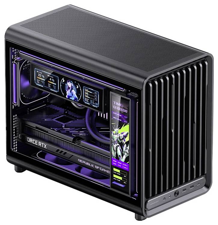 Črn gaming namizni osebni računalnik s steklenim bočnim panelom, vijoličastim osvetljenjem in vidnimi notranjimi komponentami, vključno z grafično kartico RTX in prikazovalnimi paneli.