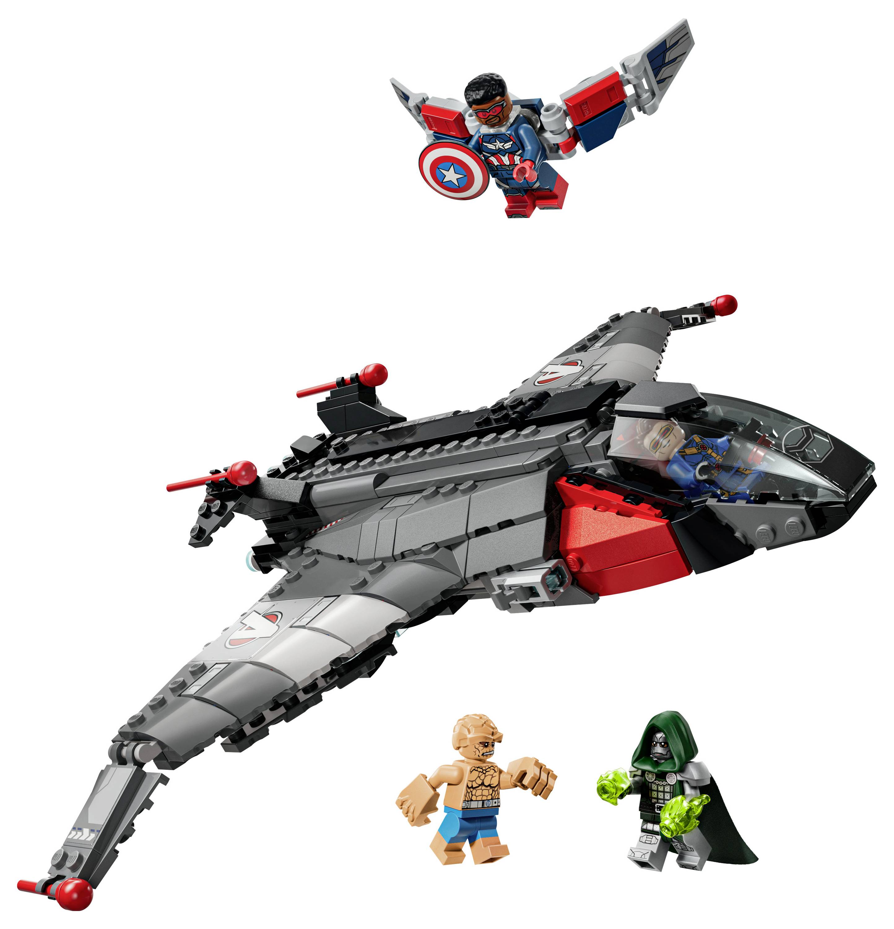 LEGO letalo v slogu Maščevalcev s Kapitanom Ameriko, ki leti zgoraj, in dvema figuricama spodaj: brez srajce, porjavel lik in zamaščeni zeleni zlobnež s kremplji.