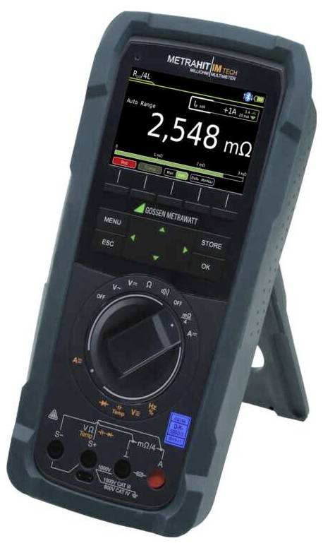Prenosljiv multimeter Metrahit v zaščitni torbi na zaslonu prikazuje odčitek izolacijskega upora 2.548 MΩ.