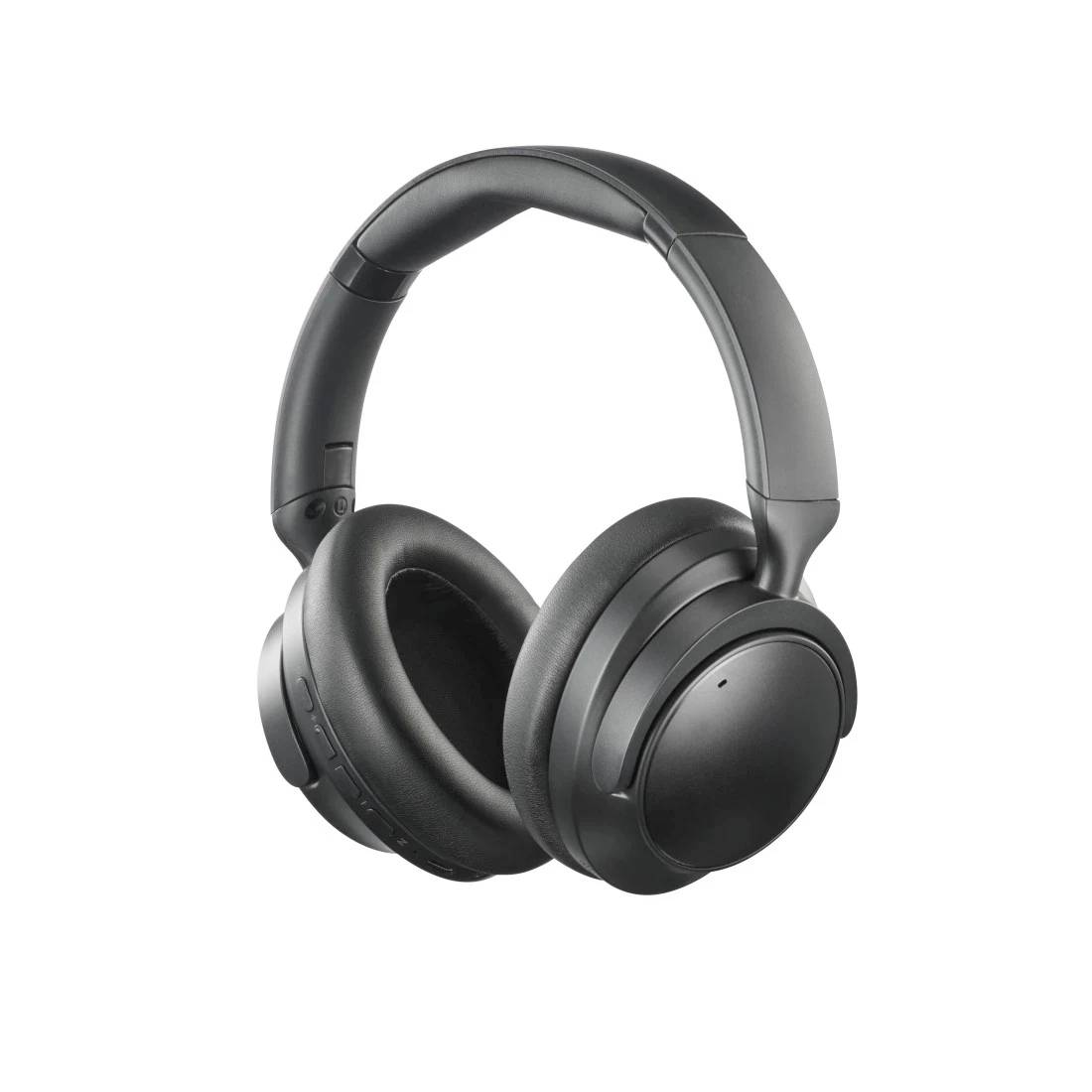 Črne brezžične slušalke z ušesnim oblokom na beli podlagi.