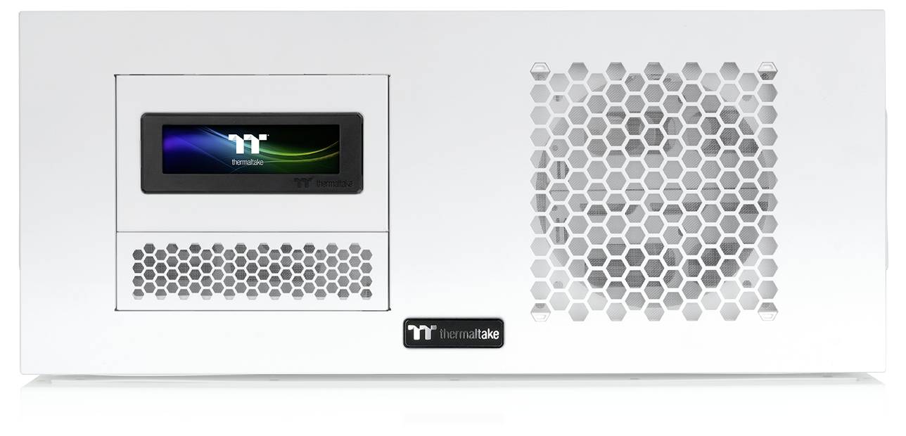 Bela ohišja Thermaltake sprednja plošča z majhnim zaslonom na levi in velikim šestkotnim mrežastim prezračevalnim odprtinama na desni.