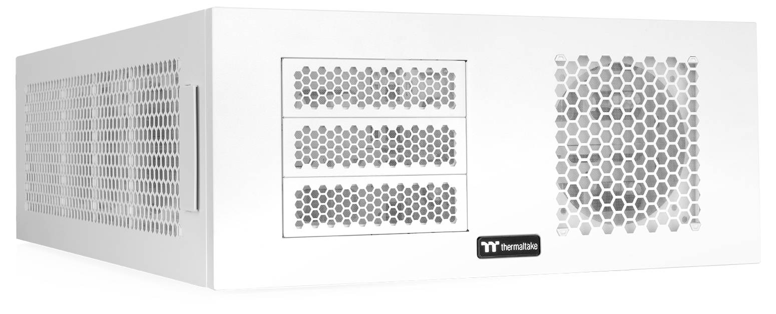 Bela računalniška ohišja Thermaltake s sprednjimi in stranskimi paneli s šesterokotnimi mrežastimi prezračevalnimi rešetkami in majhno ločko z logotipom.