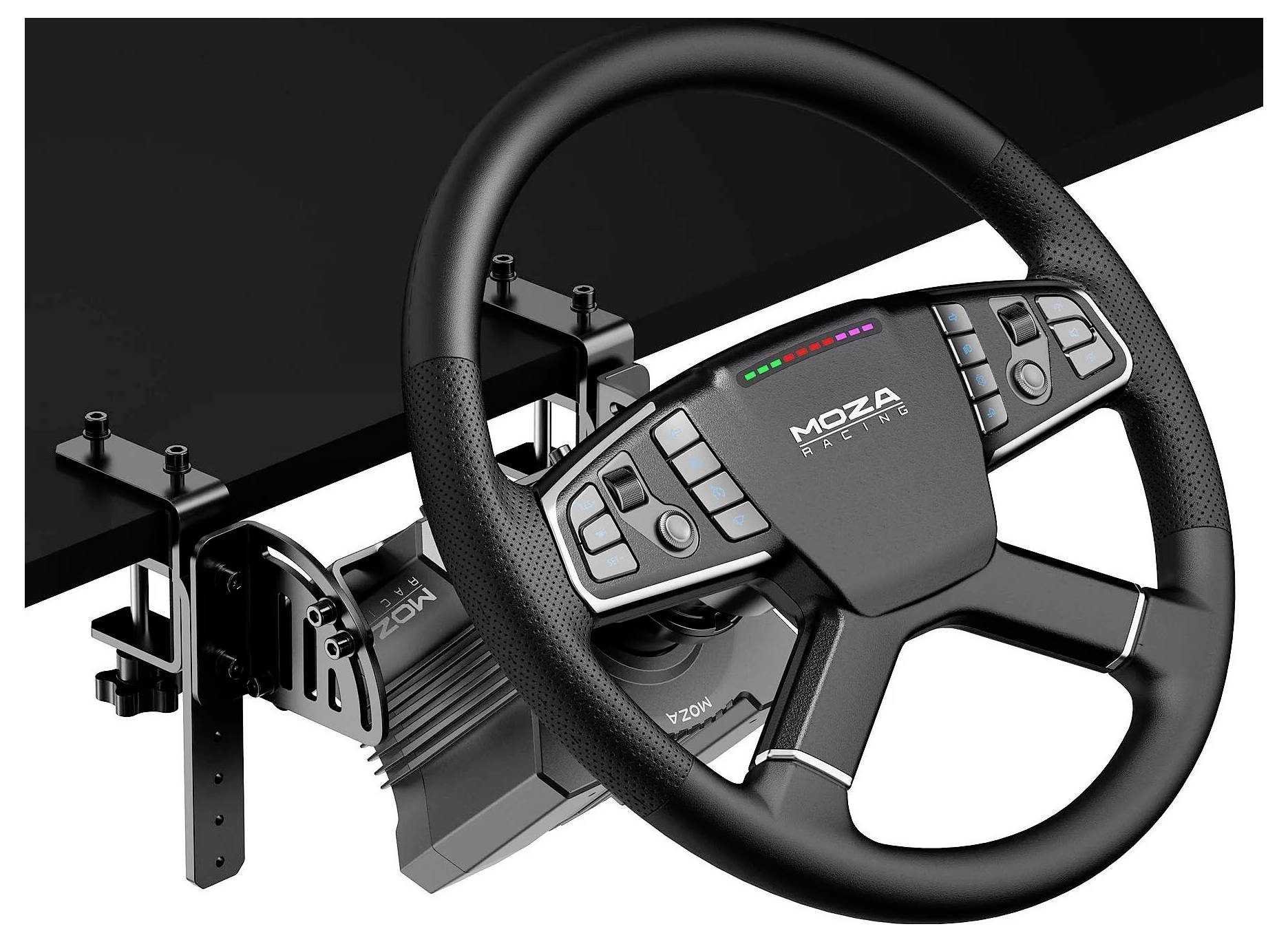 MOZA kolo in pedal dirkalnik simulator nastavitev, ki prikazuje krmilnik s tipkami in LED indikatorji, nameščen s pedali in kontrolno strojno opremo.
