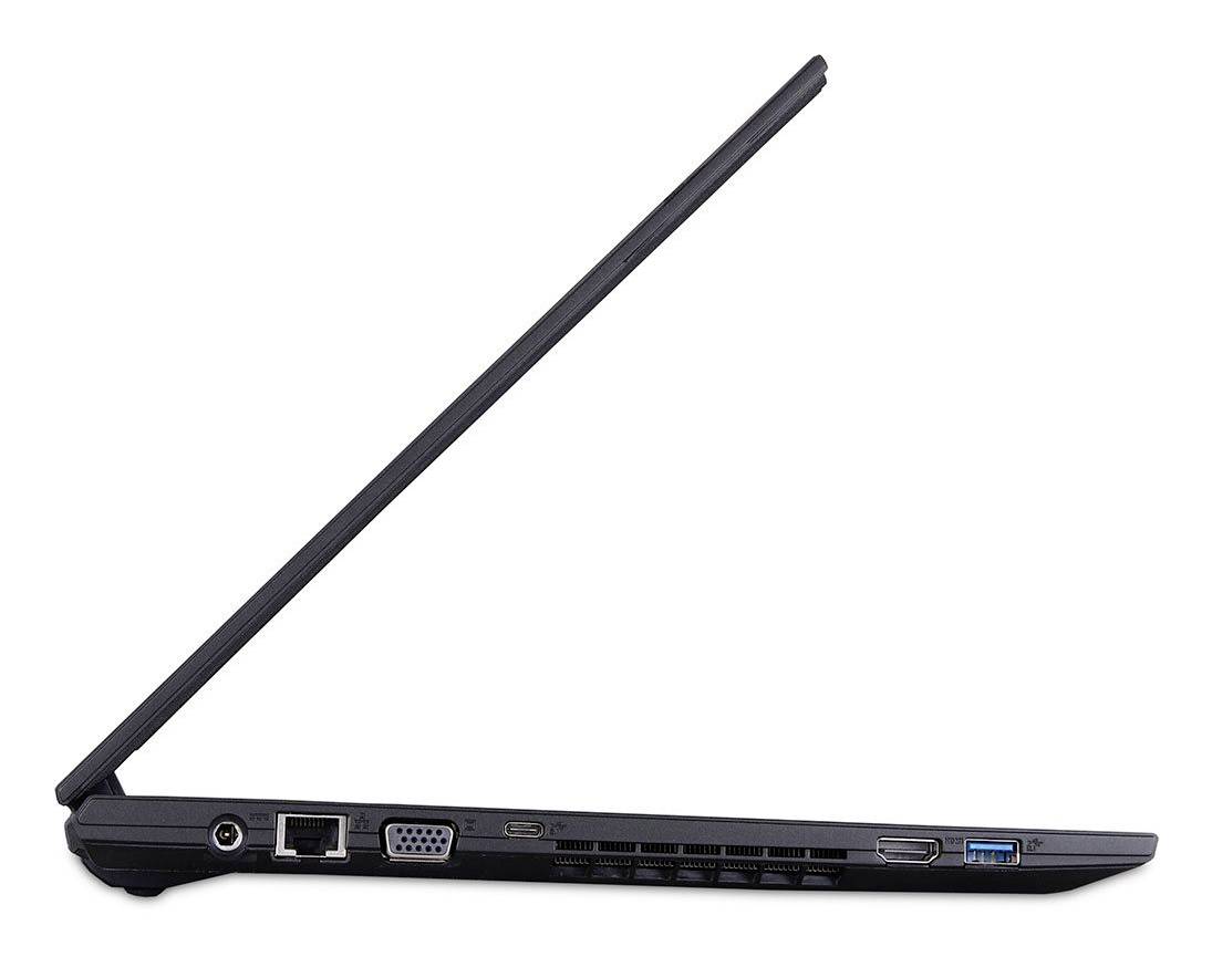 Pogled od strani na odprto črno prenosno računalnik, ki prikazuje tanek profil in vidne priključke na levem robu, vključno s slušalkami, ethernetom, VGA, HDMI in USB.