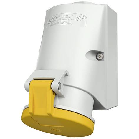 Bela industrijska stensko priklučena električna vtičnica s rumenim pokrovom/zaščito, blagovne znamke 'Mennekes'.