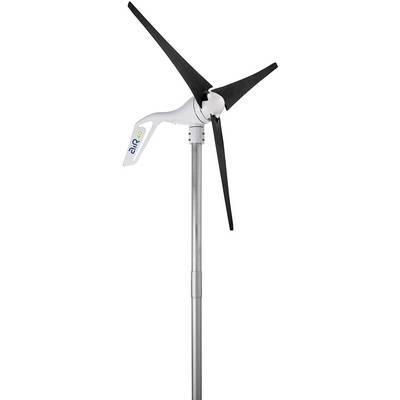 Majhna vetrna turbina s tremi črnimi rotorskimi lopaticami in belim rotorskim blokom, nameščena na navpičnem kovinskem drogu.