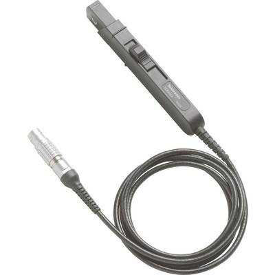 Črn kabel z pravokotnim ohišjem na enem koncu in srebrnim priključkom na drugem. Elektronska oprema.