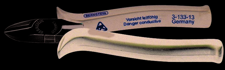 Bernstein stranske klešče 145 mm, črne barve 3-133-13-0