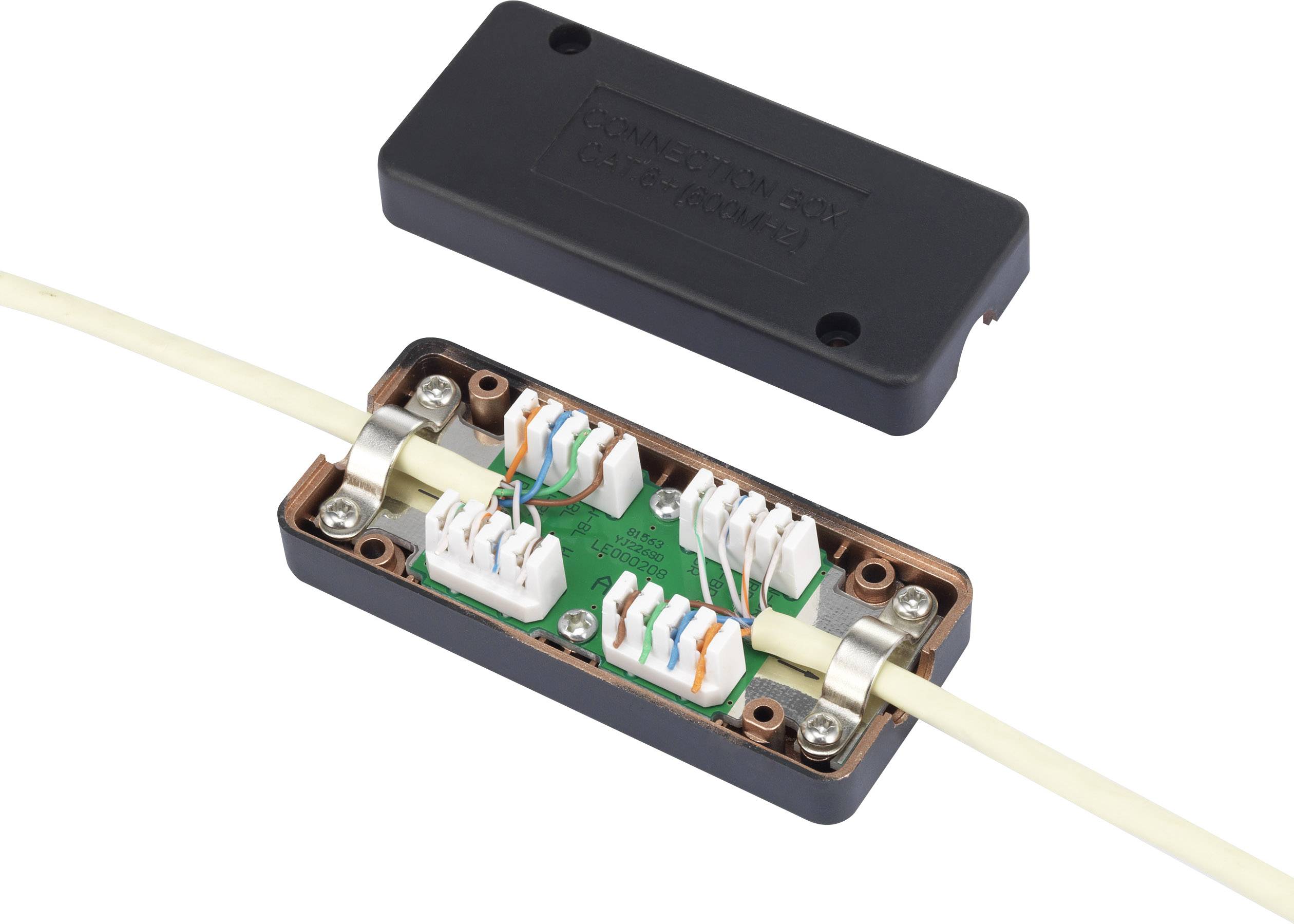 Na sliki je prikazana odprta vodotesna kabelska povezava. Kabel vodi skozi škatlo, ki prikazuje električne priključke.