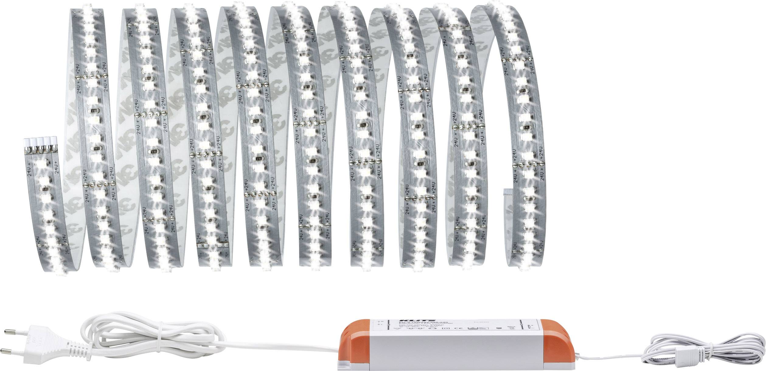 LED svetlobni trak s transformatorjem in kablom, pripravljen za priklop na električni vir.