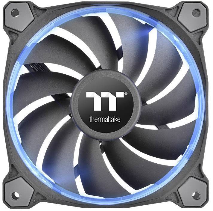 Ventilator znamke Thermaltake s črnimi lopaticami in modrim LED-robom, ki se uporablja za hlajenje računalnikov.