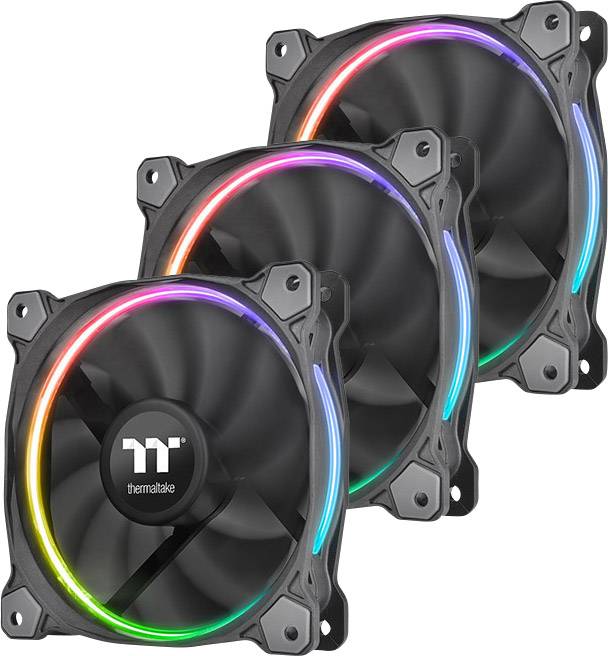 Trije črni računalniški ventilatorji z RGB-osvetlitvijo, razporejeni v diagonalni vrsti. Vsak ventilator sveti v različnih barvah.
