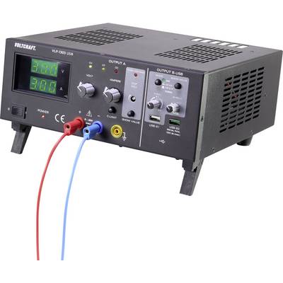Laboratorijski napajalnik z digitalnimi zasloni, nastavljivimi gumbi in priključki za uravnavanje toka in napetosti, model Voltcraft VLP-1303 USB.