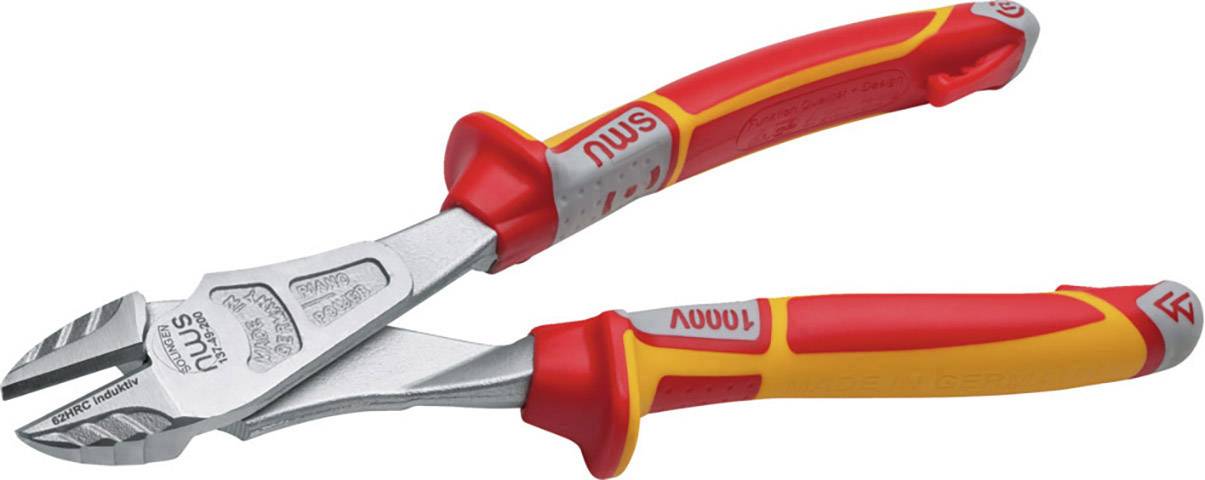 Izolirana rdeča in rumena klešča z rezalnimi noži in protizdrsnim ročajem. Primerna za uporabo v električnih aplikacijah.