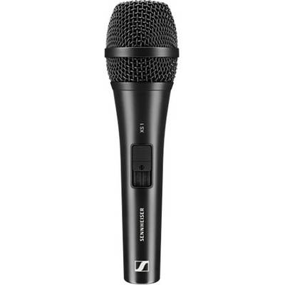 'Sennheiser XS1 mikrofon, črn, dinamičen, primeren za petje in govor, z vgrajenim stikalom za vklop/izklop.'