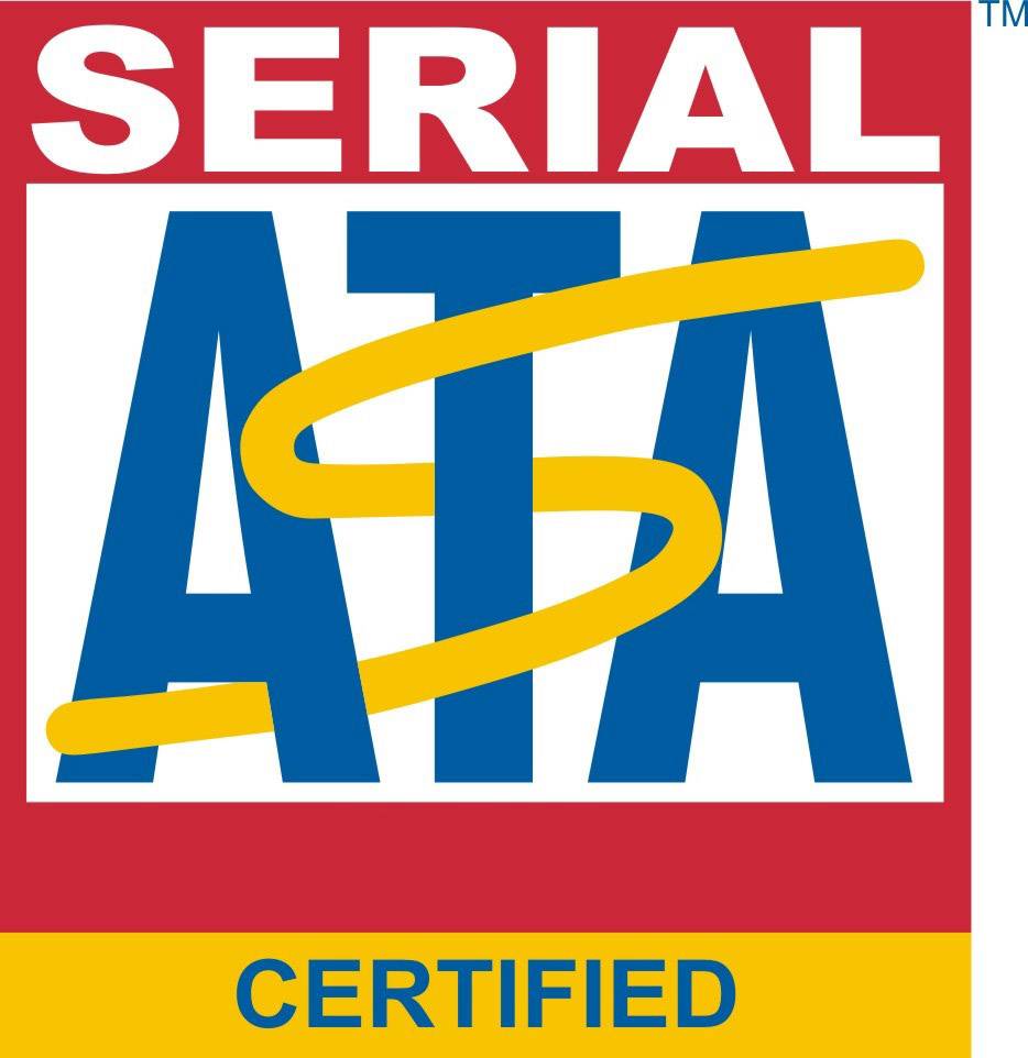 'Logotip z besedilom: SERIAL ATA na vrhu, pod tem rumeni trak v obliki črke S in modra beseda ATA, spodaj rdeče z besedilom CERTIFIED.'