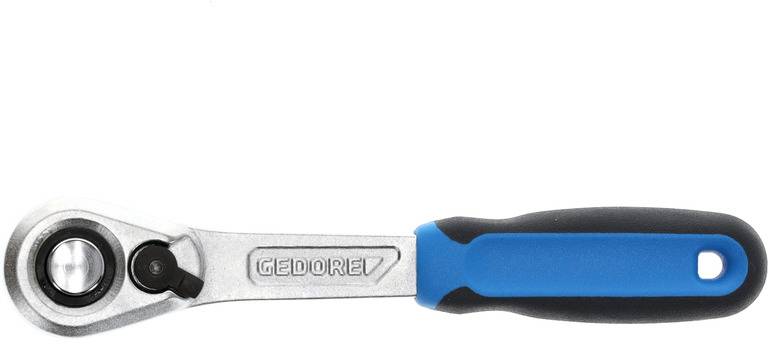 En skralle med blå-svart handtag. Varumärket 'Gedore' graverat på skaftet.