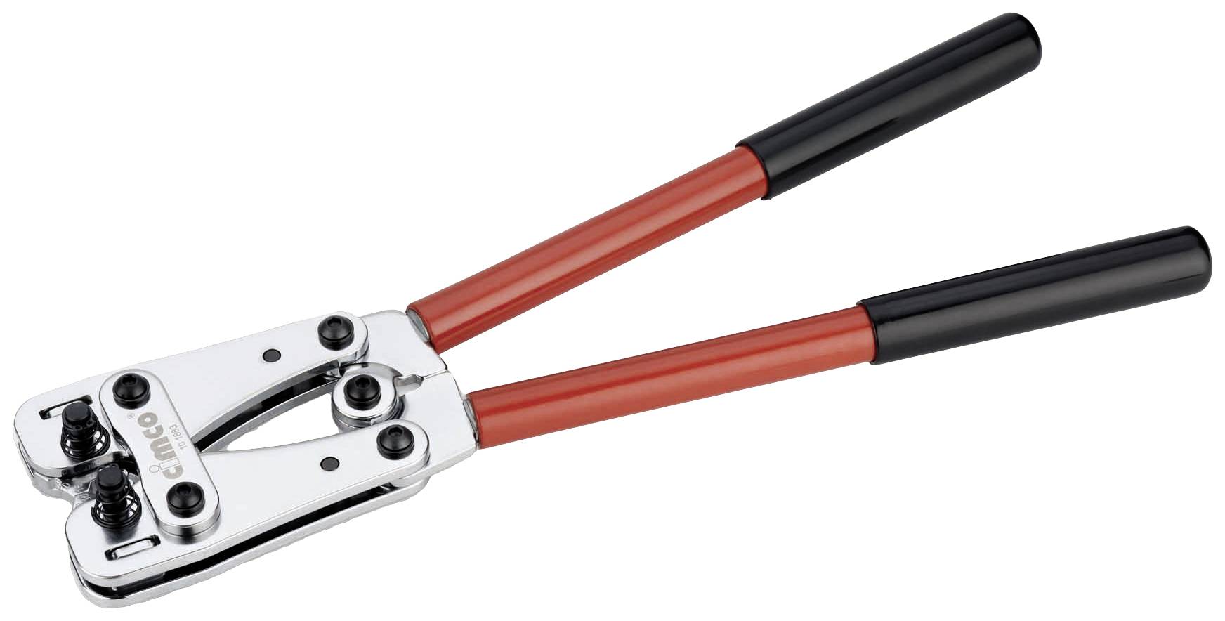 En crimptång med långa, röda handtag och ett silverfärgat zanhuvud. Den används för att säkra kabelanslutningar.