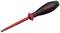 Elektriker-skruvmejsel med röd isolerad skaft, svart ergonomiskt handtag, varumärkesnamn på handtaget.