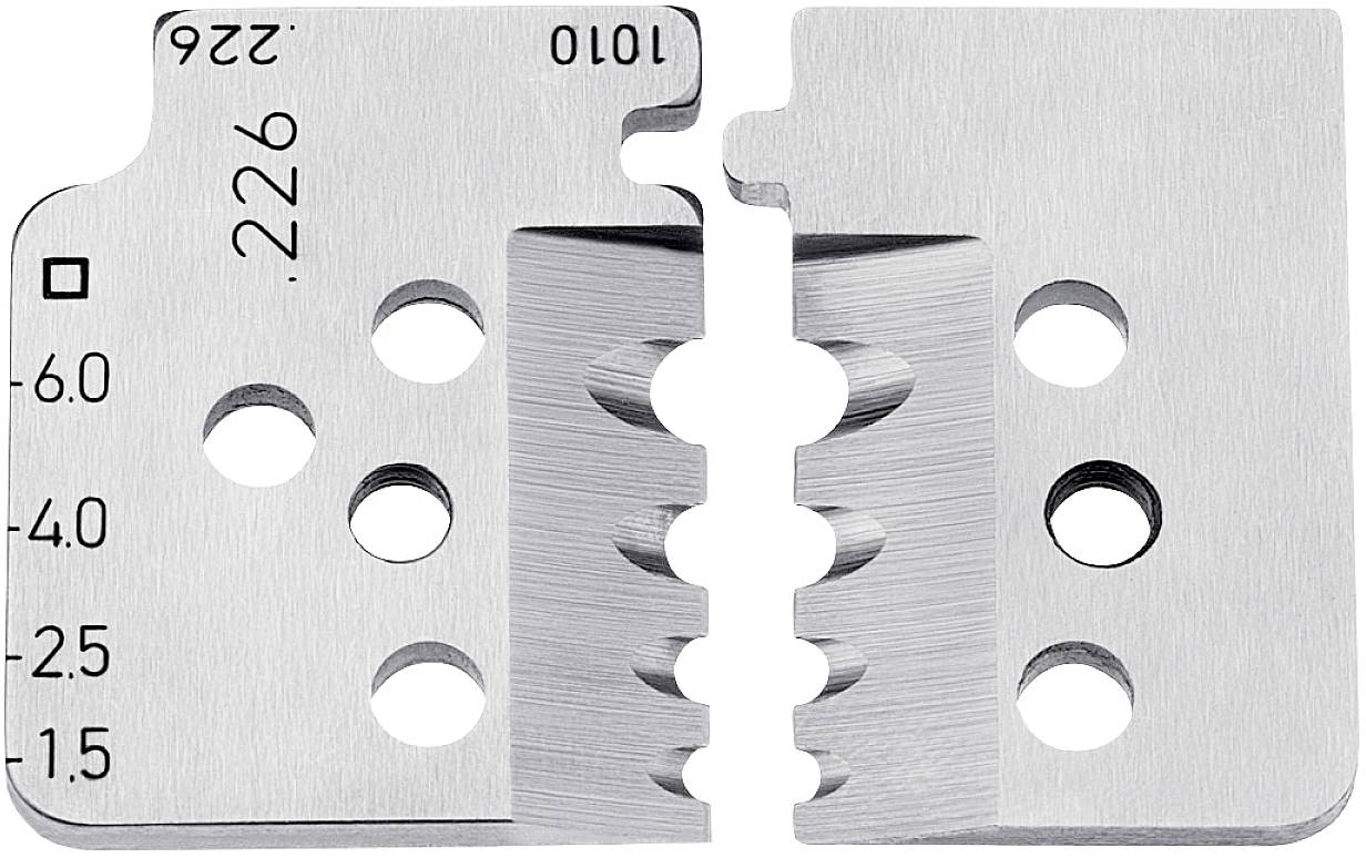 Metallplatta med hål och markeringar för mätningar. Siffror från -6,0 till -1,5 till vänster; nummer 226 och 1010 överst.
