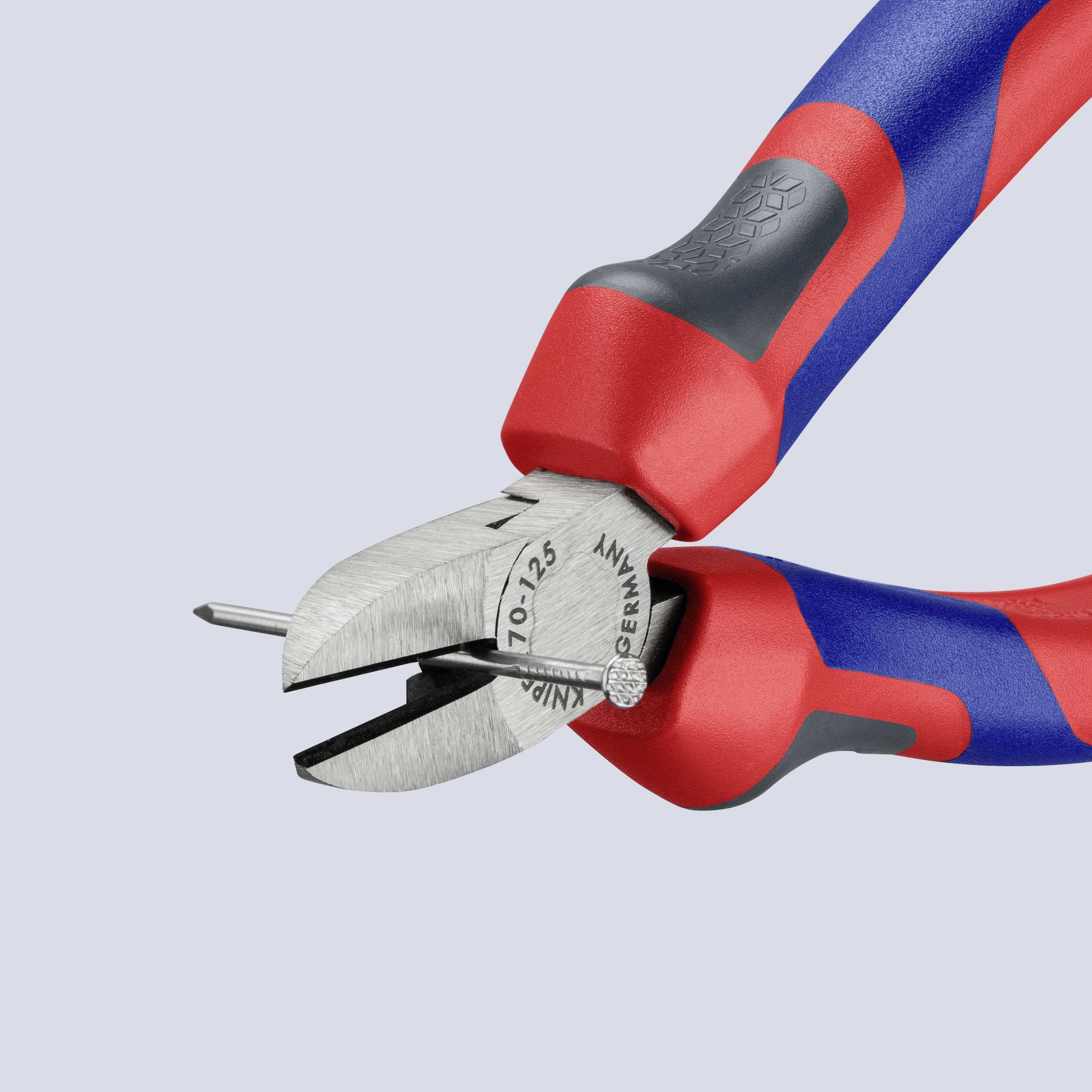 Avbitare med rött handtag och blad, lämplig för att klippa igenom tråd eller kablar. Passar elektriker eller hemmafixare.