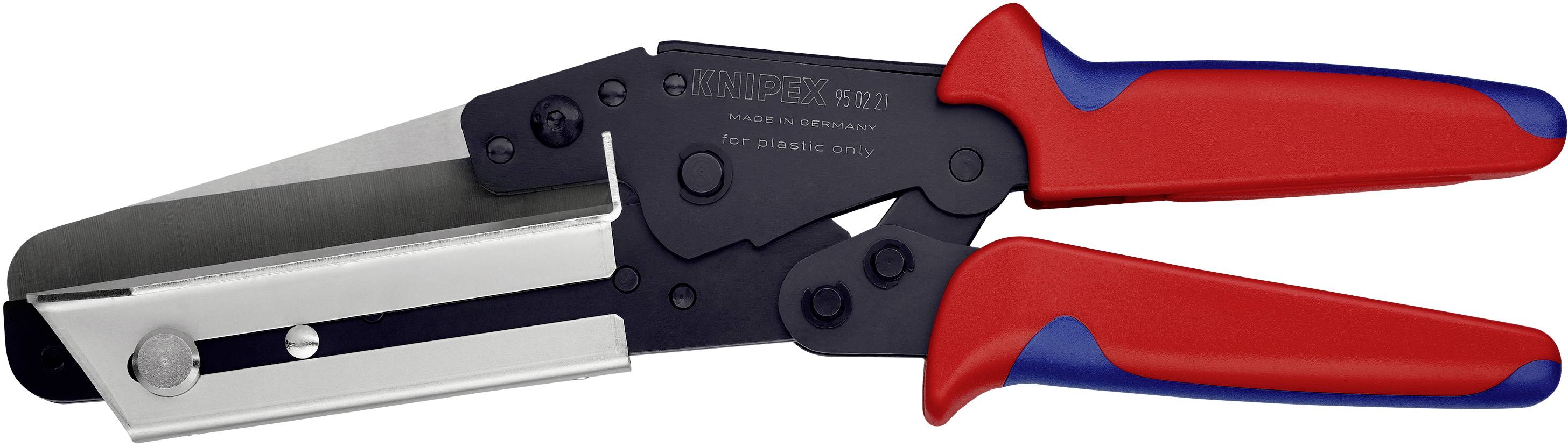 En röd och blå plåtsax, använd för att klippa metall eller liknande material. Den har en svart vridpunkt.