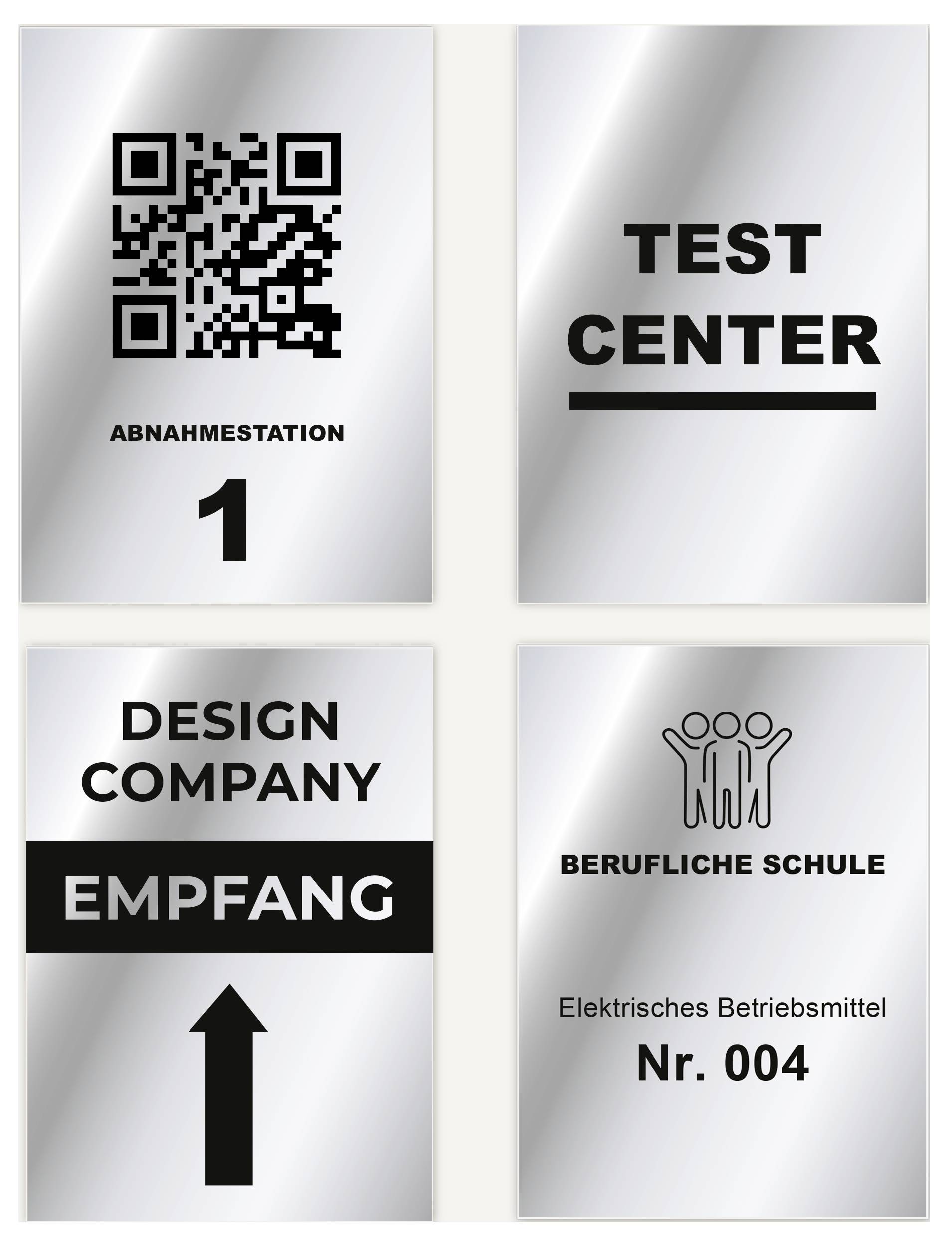 Fyra vägledarkort: Mottagningsstation 1 med QR-kod, 'TESTCENTER', 'DESIGNFÖRETAG' med 'RECEPTION' och pil uppåt, samt 'YRKESGYMNASIUM' och 'Elektrisk driftsmaterial nr 004'.