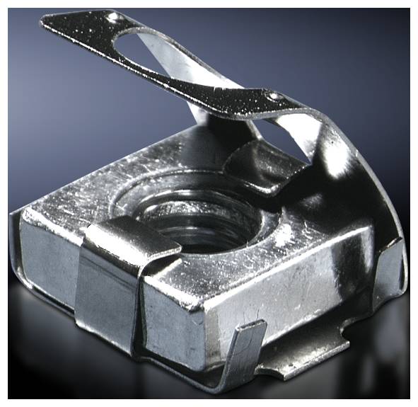 Ett silveraktigt metallföremål med kvadratisk kropp och en vikbar metallbit längs den övre kanten, placerat framför en mörk bakgrund.