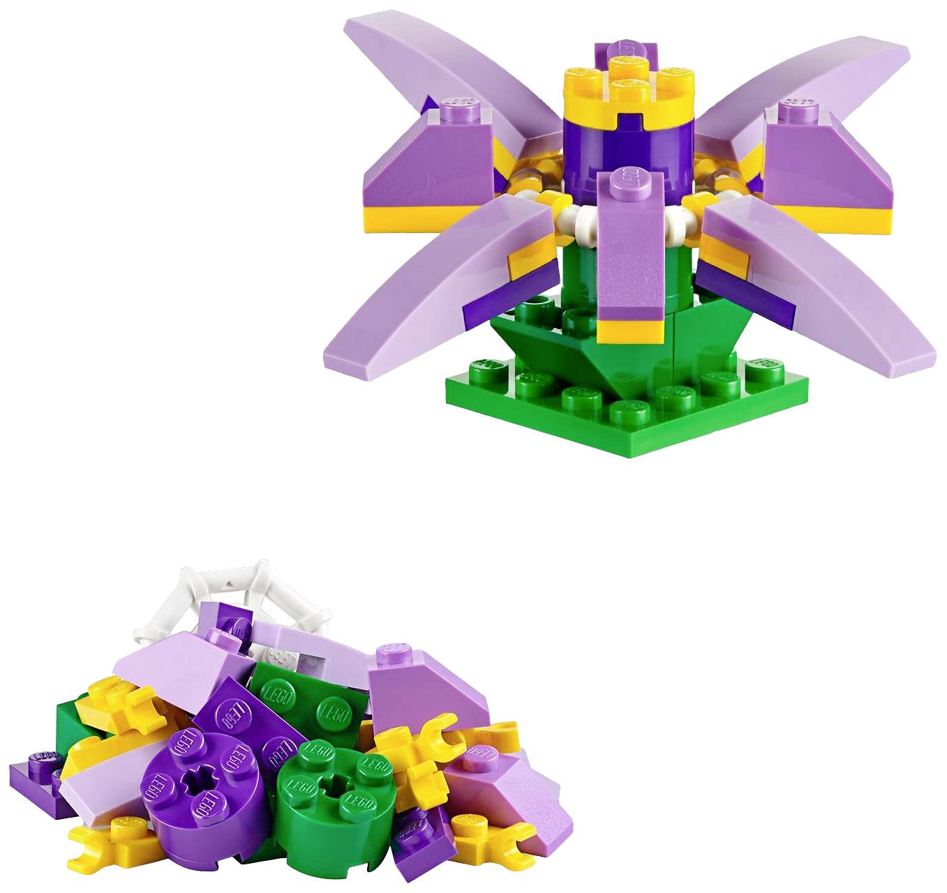 En lila och gul blommodell gjord av LEGO-bitar, bredvid en hög med lösa bitar i liknande färger.