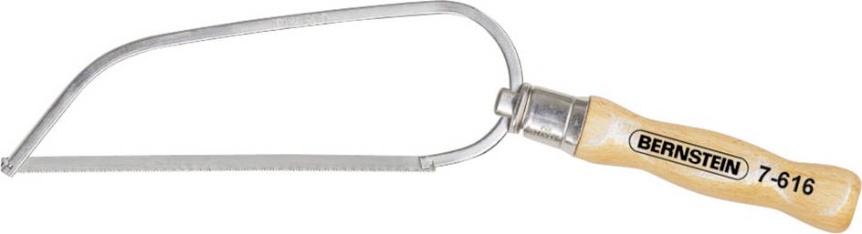 Metallsåg med ljusbrunt trähandtag, påskrift 'BERNSTEIN 7-616' på handtaget. Lämplig för precisionskapning av metall.
