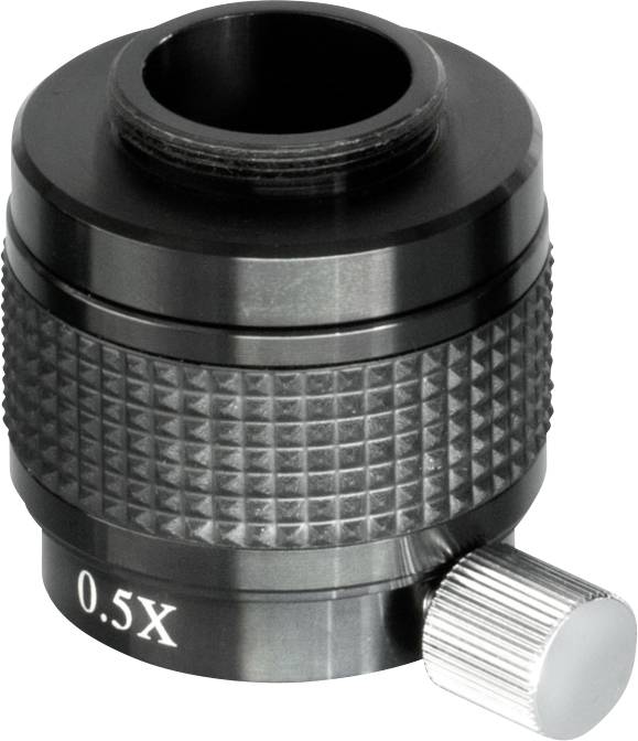 En förstorande adapter med 0,5x inskription, cylindrisk, svart hölje med räfflad yta och silverfärgad justeringsknapp.