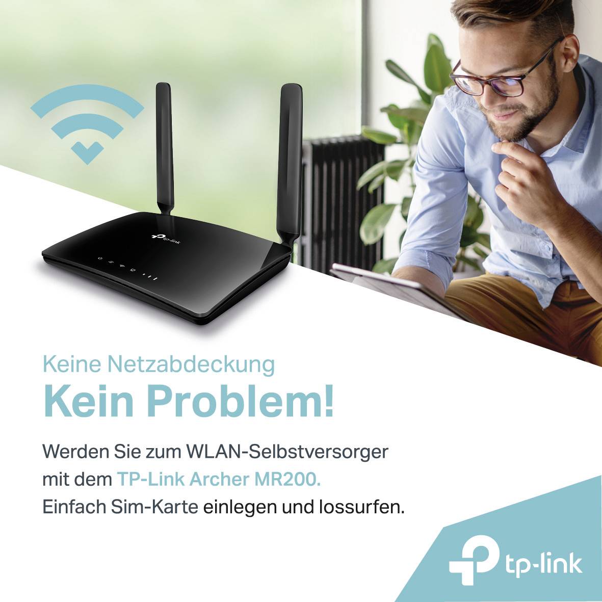 En leende man håller sin smartphone. Text: 'Ingen nätuppkoppling? Bli WLAN-försörjare.' TPU-länkrouter i förgrunden.