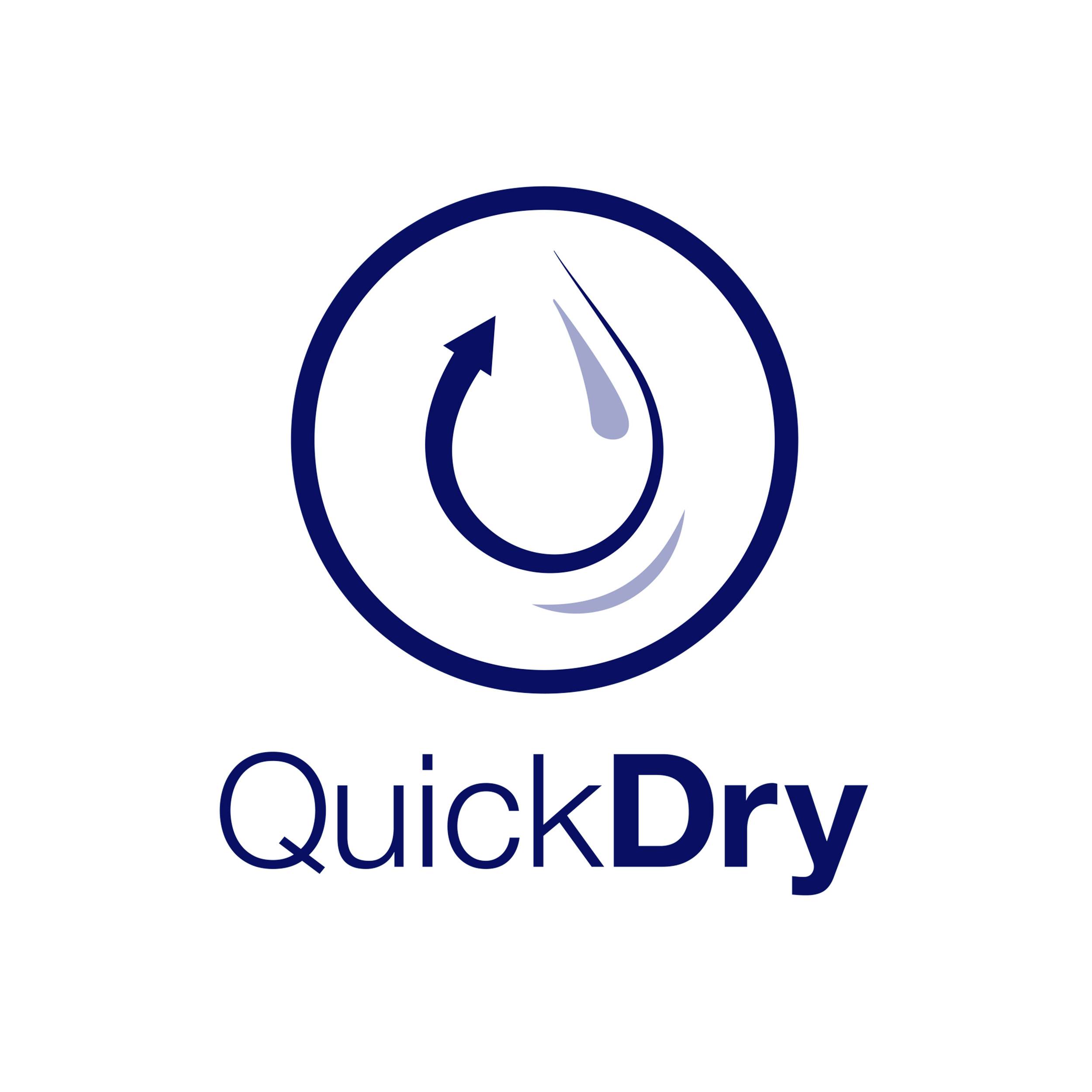 Bilden visar logotypen för 'QuickDry'. En blå pil omsluter en vattendroppe, och under den finns texten 'QuickDry'.