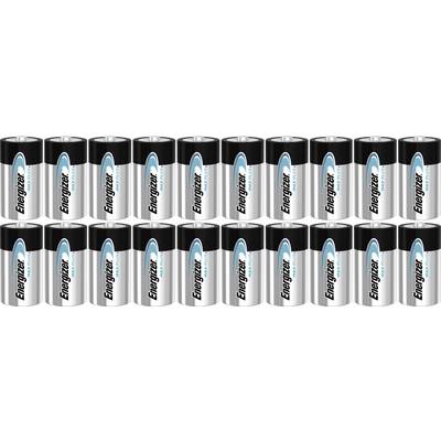 En rad av 20 silverfärgade batterier med svarta och blå accenter som bär logotypen 'Energizer Max'.