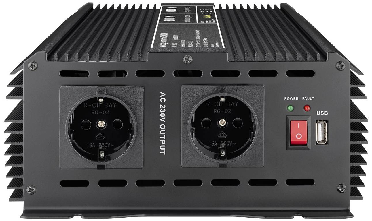 Två svarta eluttag och en USB-port på framsidan av en växelriktare, märkt 'AC 230V OUTPUT'.