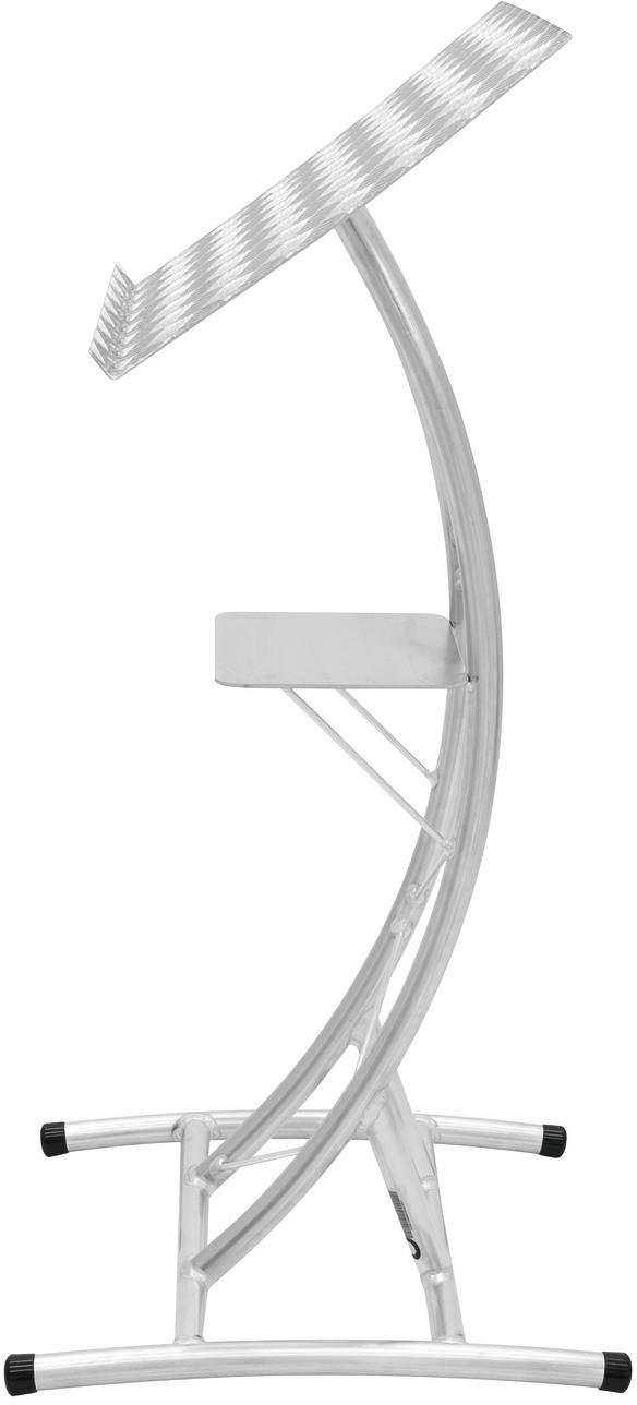 En elegant, silverfärgad metallbarstol med svängd ryggstöd och böjd fotställning, lämplig för moderna interiörer.