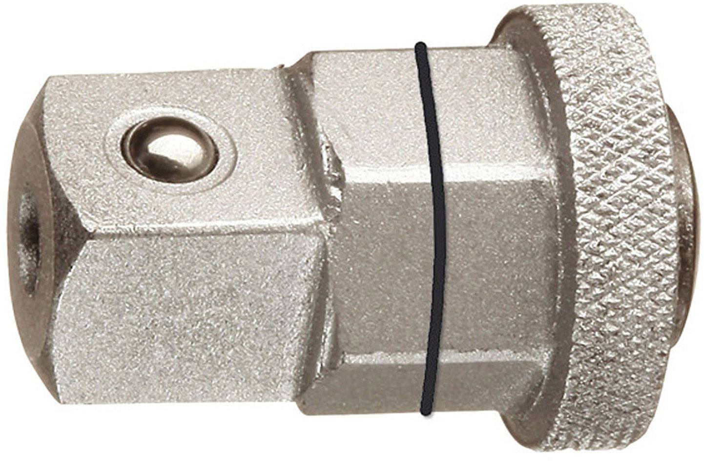 Ett silverfärgat metallventil med räfflad ring, ett svart gummiband och en liten kula i ena änden.