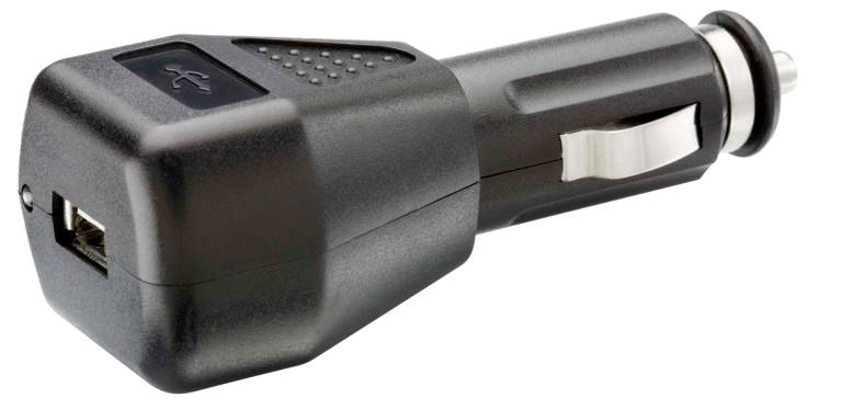 Svart USB-billaddare med inpräglat USB-symbol, avsedd att anslutas till cigarettändaren i ett fordon.