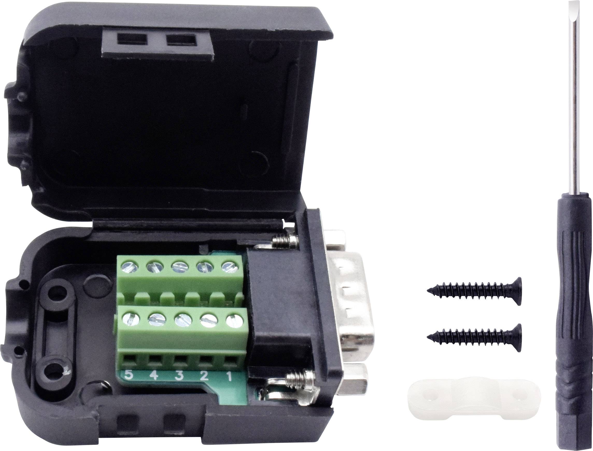 Öppet hölje med grön anslutningslist och synliga skruvklämmor, bredvid en skruvmejsel och skruvar.