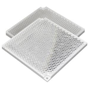 Två reflekterande skivor med hexagonalt gittermönster som ligger ovanpå varandra. De är sannolikt avsedda för optiska tillämpningar.