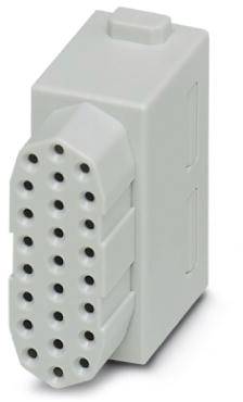 En grå, rektangulär adapter med ett flertal små, runda hål, sannolikt för elektriska anslutningar.