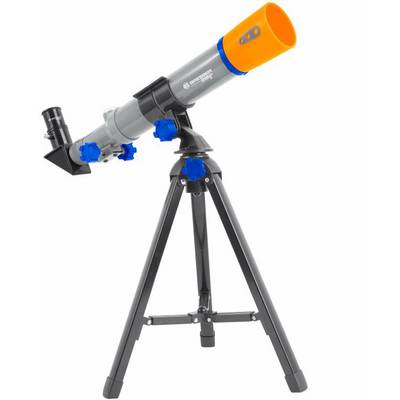 Ett enkelt, grått teleskop med ett orangefärgat objektiv monterat på ett svart stativ. Lämpligt för astronomiska observationer.