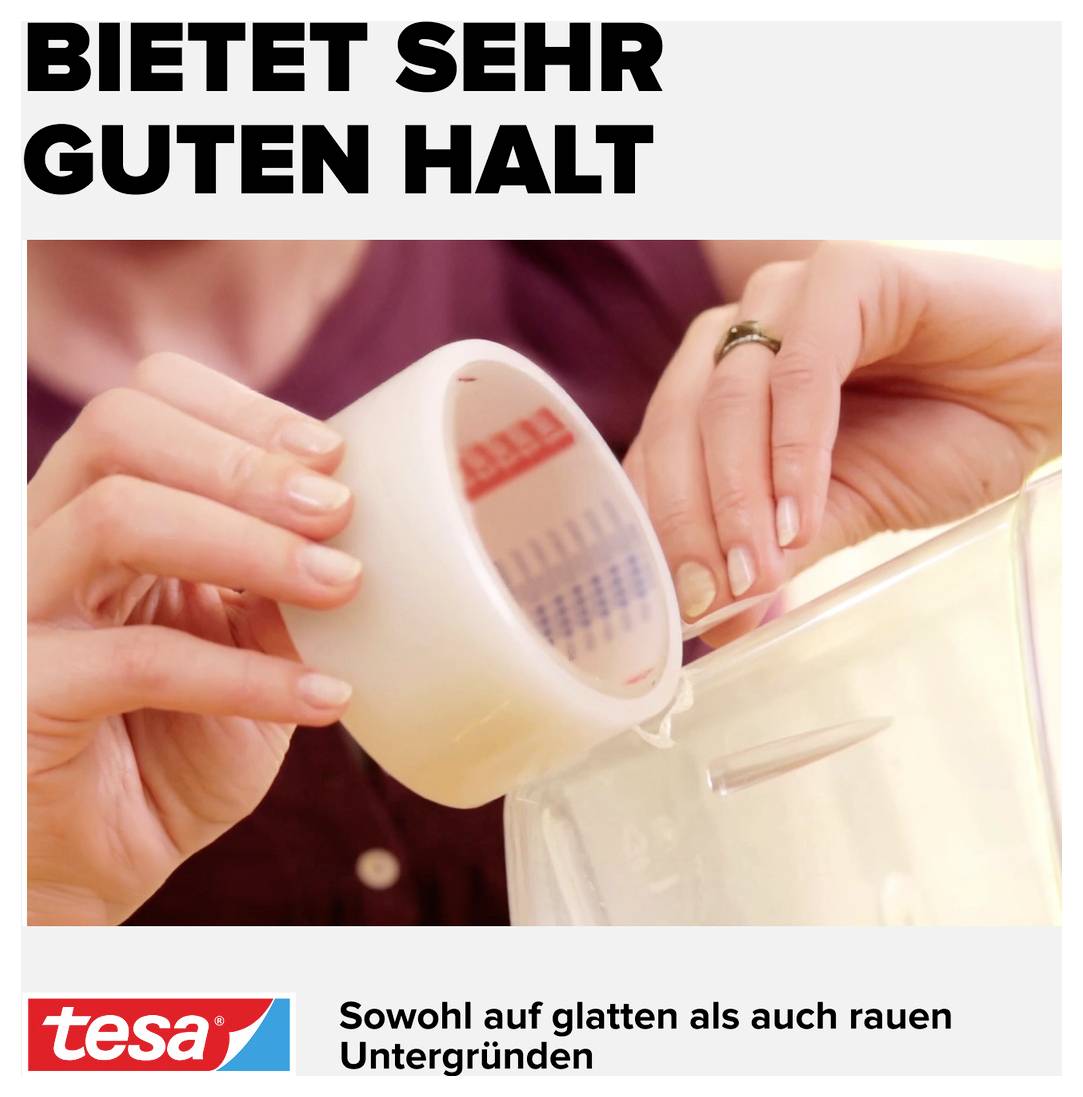 En person håller tejpen på det sätt som visas på förpackningen, med texten 'Erbjuder mycket gott fäste', lämplig för både glatta och ojämna ytor.